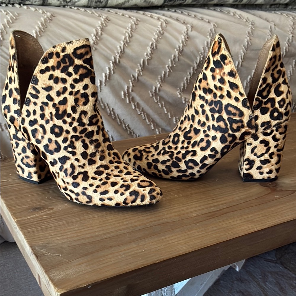 Steve Madden leopard fur  Heeled Booties